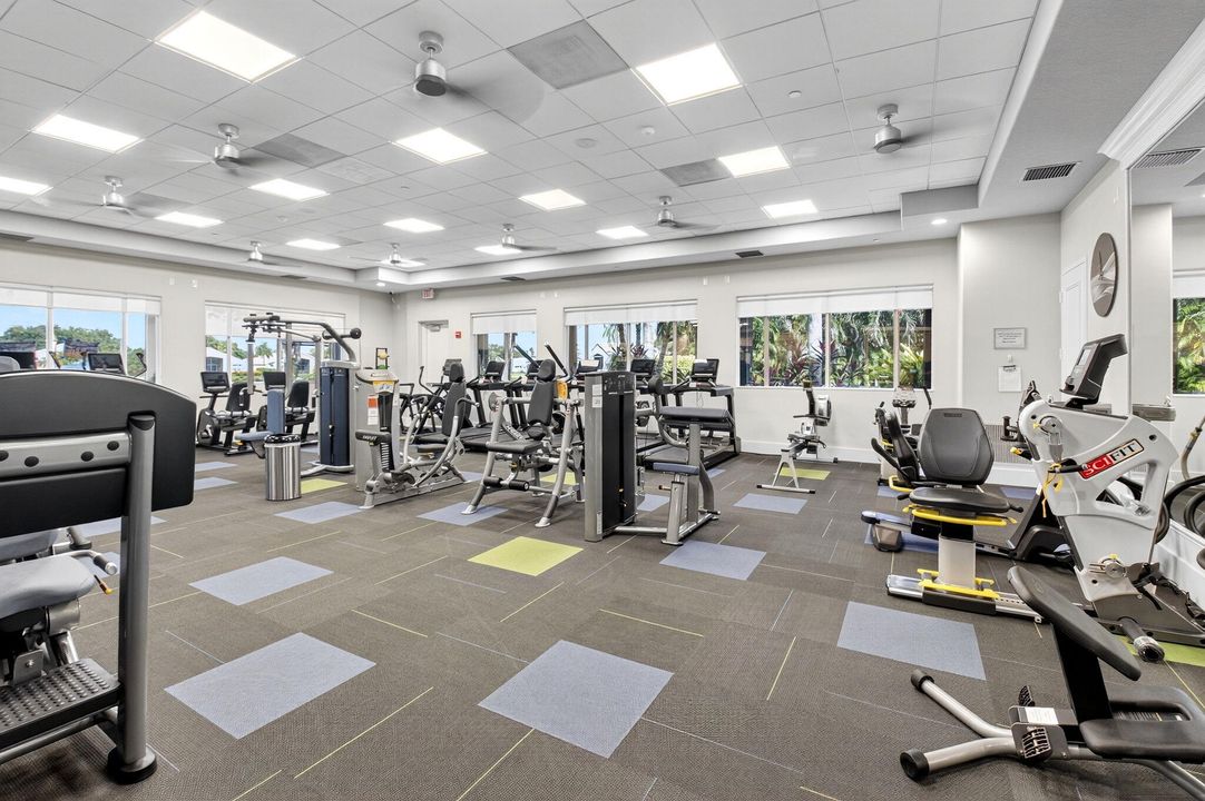 Под контрактом: $640,000 (3 спален, 2 ванн, 2237 Квадратных фут)