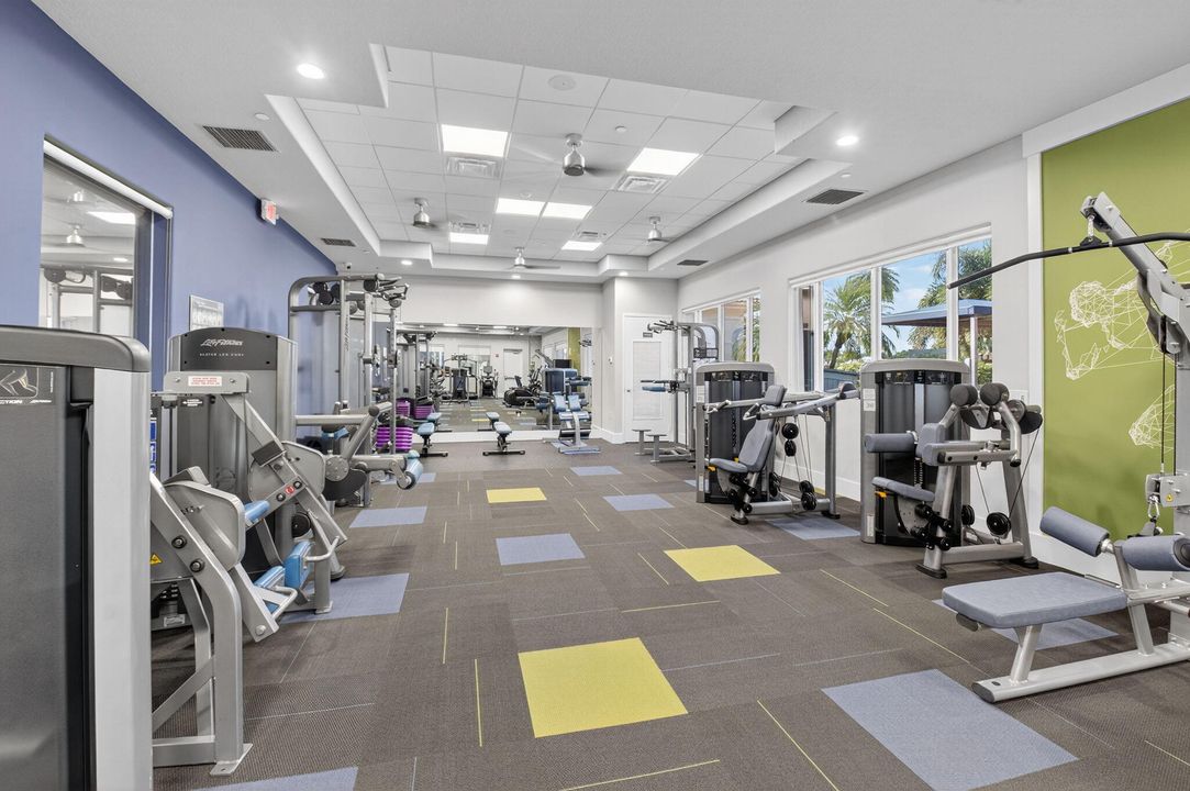 Под контрактом: $640,000 (3 спален, 2 ванн, 2237 Квадратных фут)