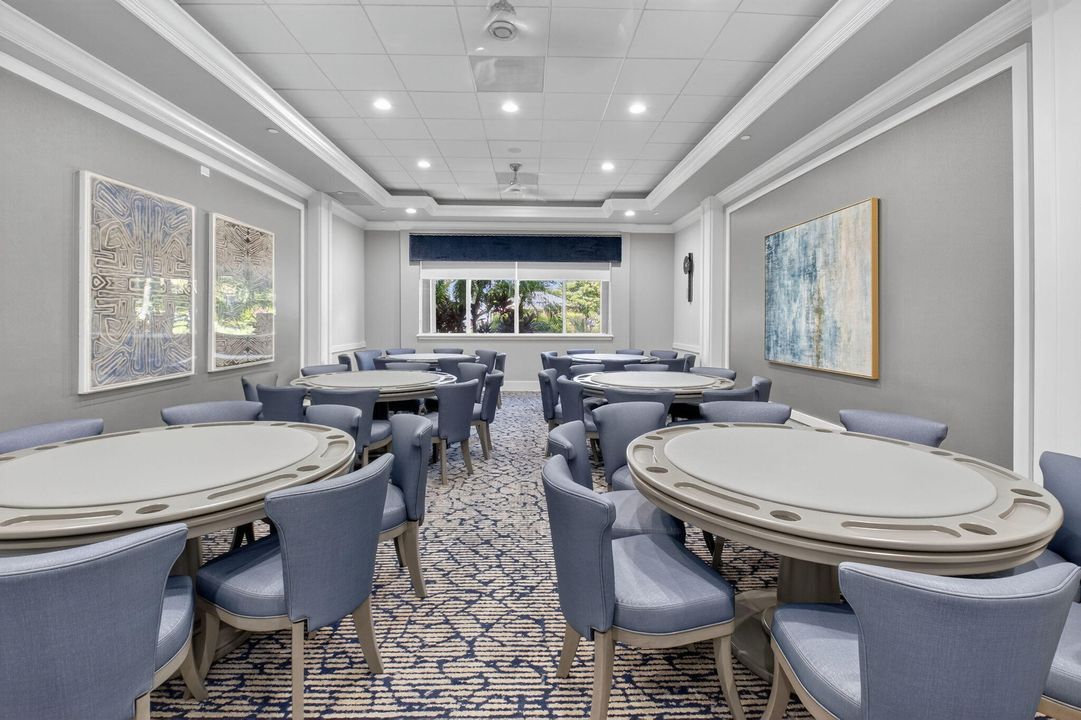 Под контрактом: $640,000 (3 спален, 2 ванн, 2237 Квадратных фут)