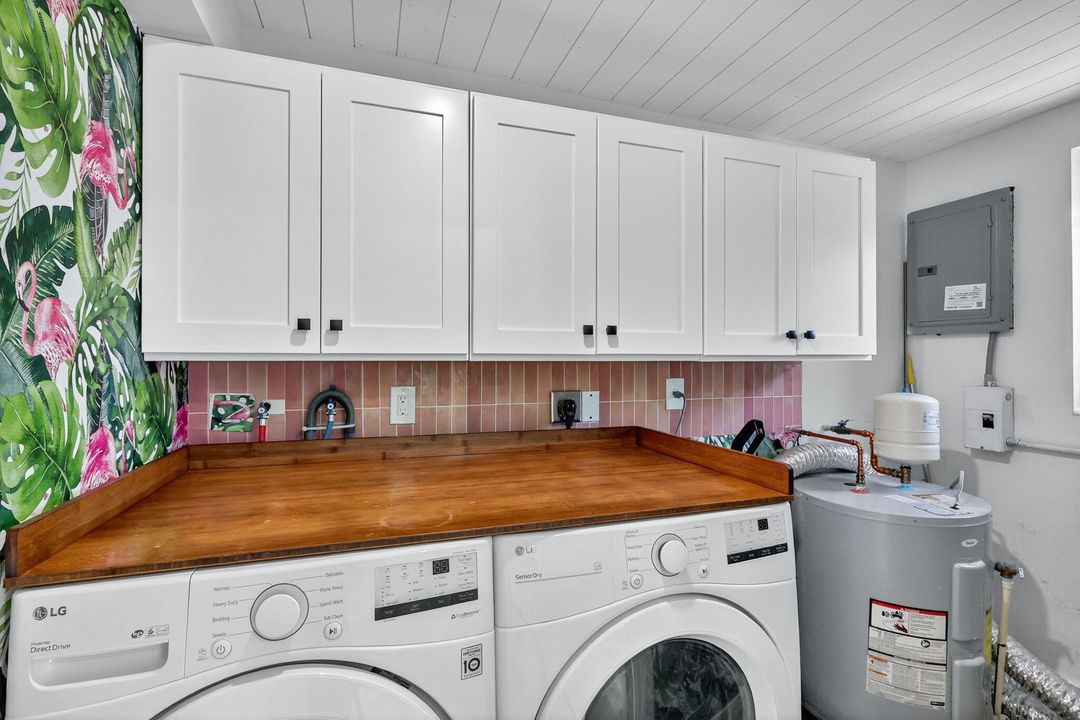 待售: $398,000 (2 贝兹, 1 浴室, 1073 平方英尺)