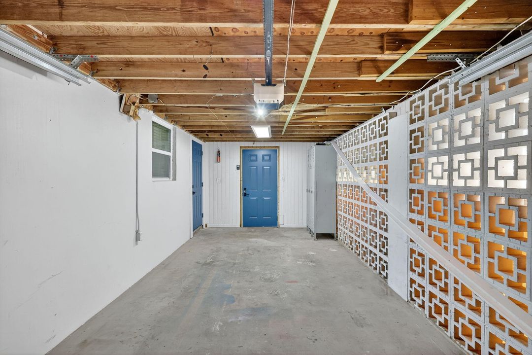 待售: $398,000 (2 贝兹, 1 浴室, 1073 平方英尺)