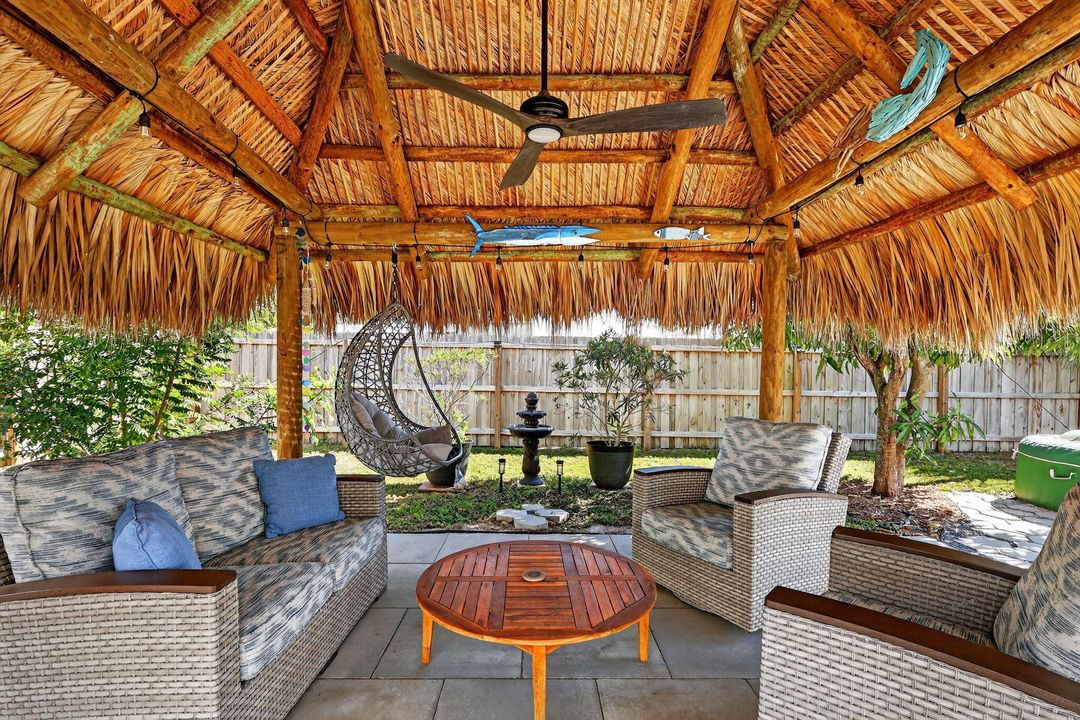 待售: $398,000 (2 贝兹, 1 浴室, 1073 平方英尺)