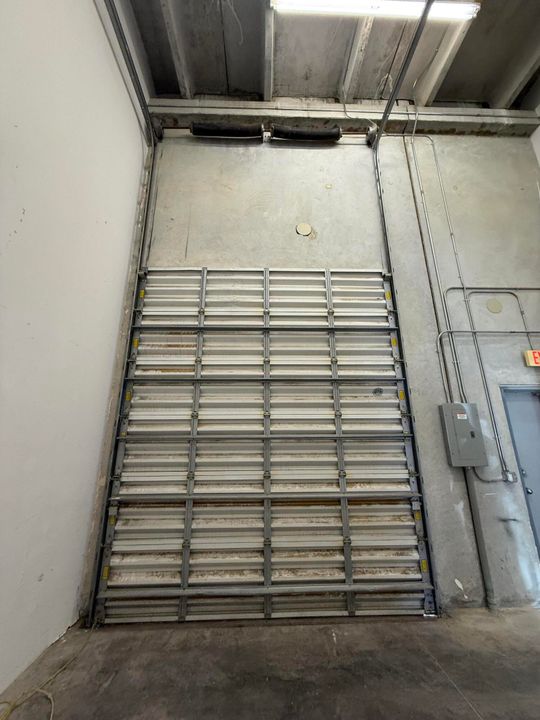 For Sale: $2,650 (0 beds, 0 baths, 1306 Square Feet)