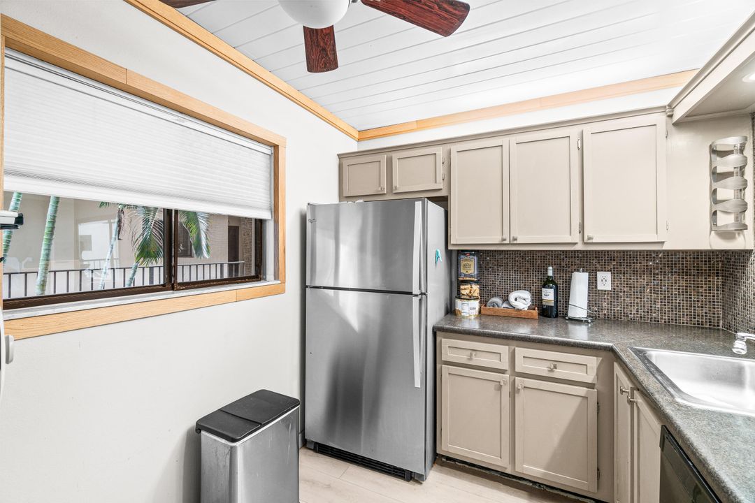 待售: $169,000 (1 贝兹, 1 浴室, 680 平方英尺)