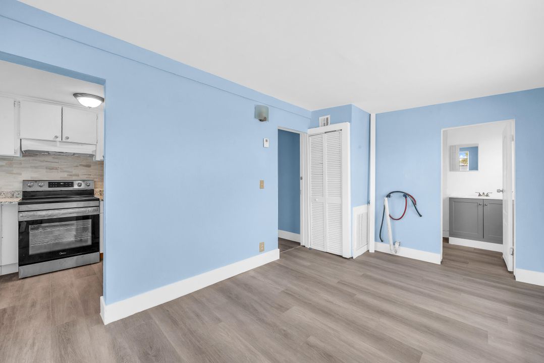 В аренду: $1,700 (2 спален, 1 ванн, 974 Квадратных фут)