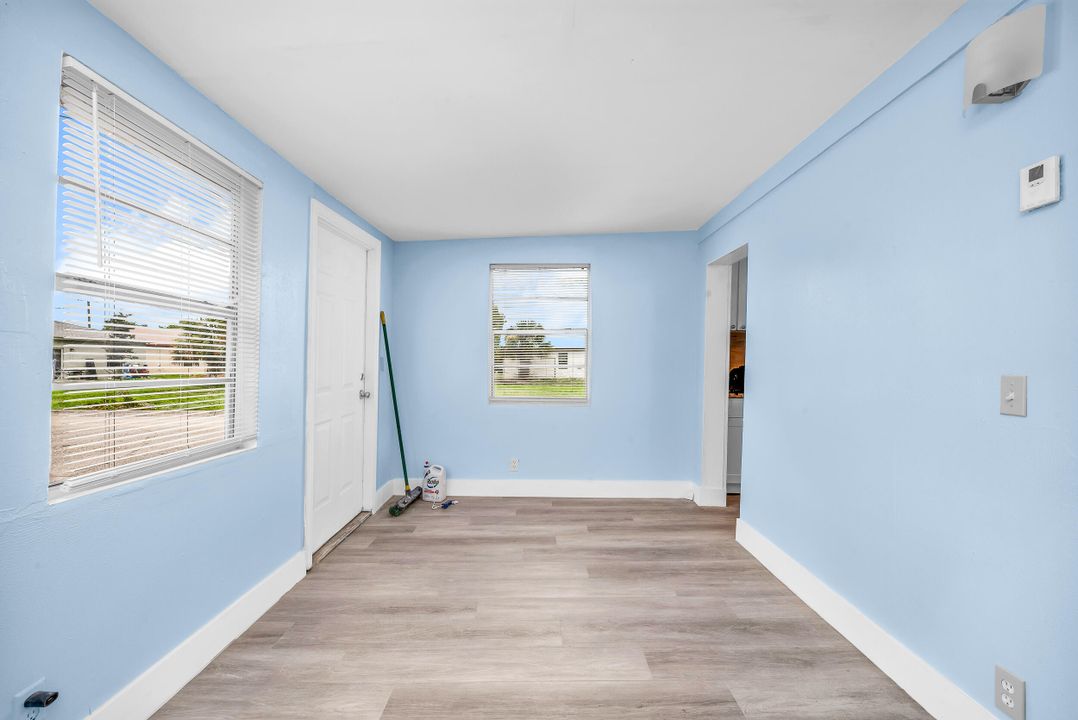 В аренду: $1,700 (2 спален, 1 ванн, 974 Квадратных фут)