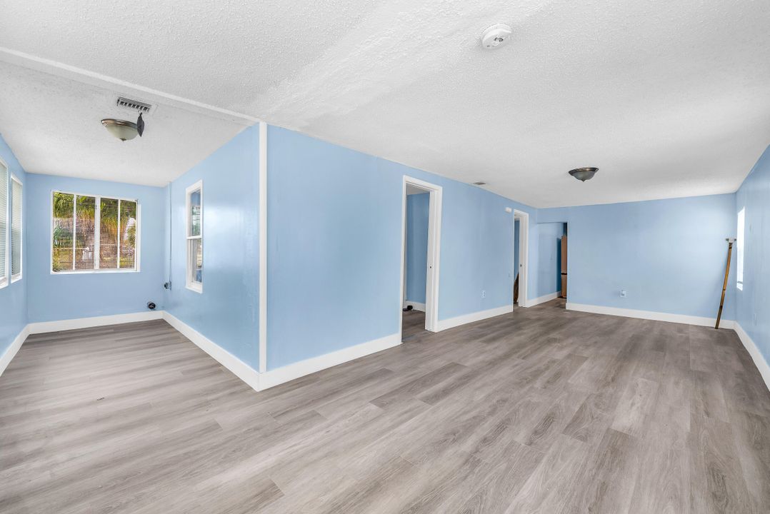 В аренду: $1,700 (2 спален, 1 ванн, 974 Квадратных фут)