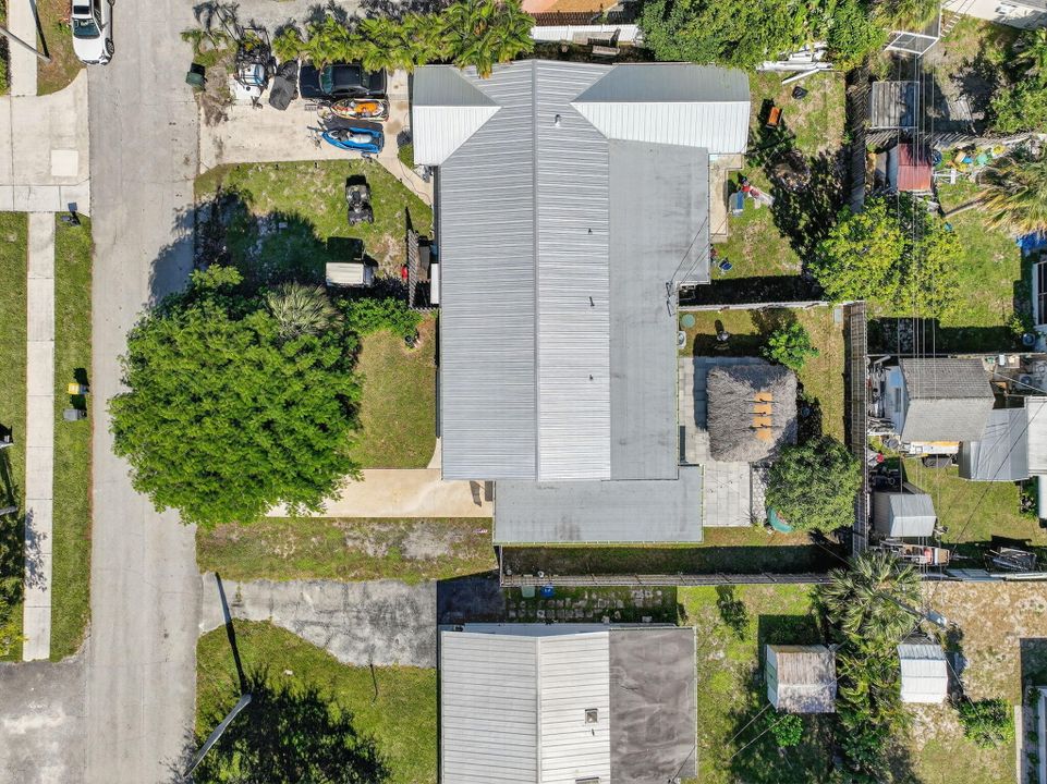 待售: $398,000 (2 贝兹, 1 浴室, 1073 平方英尺)