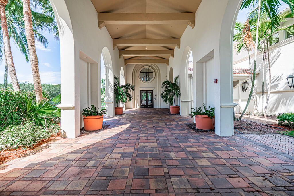 For Sale: $995,000 (3 beds, 3 baths, 3158 Square Feet)