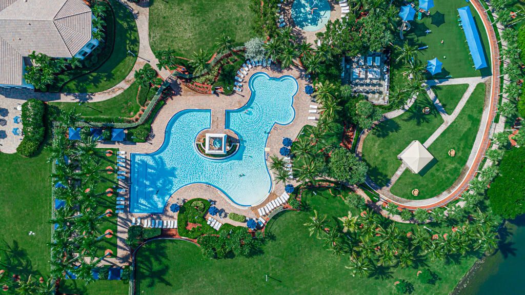 For Sale: $995,000 (3 beds, 3 baths, 3158 Square Feet)