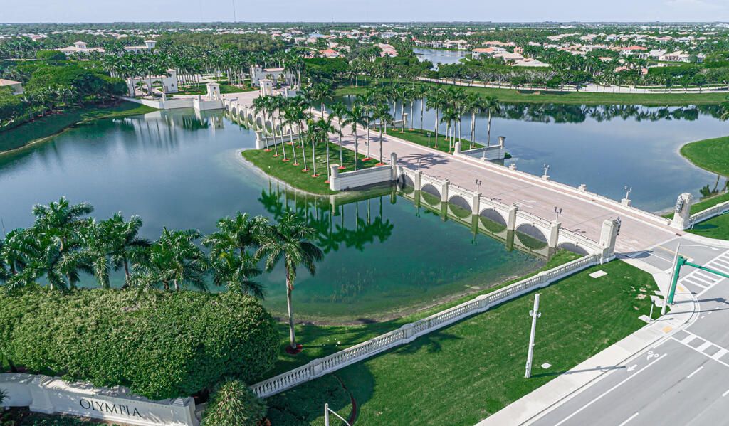 For Sale: $995,000 (3 beds, 3 baths, 3158 Square Feet)