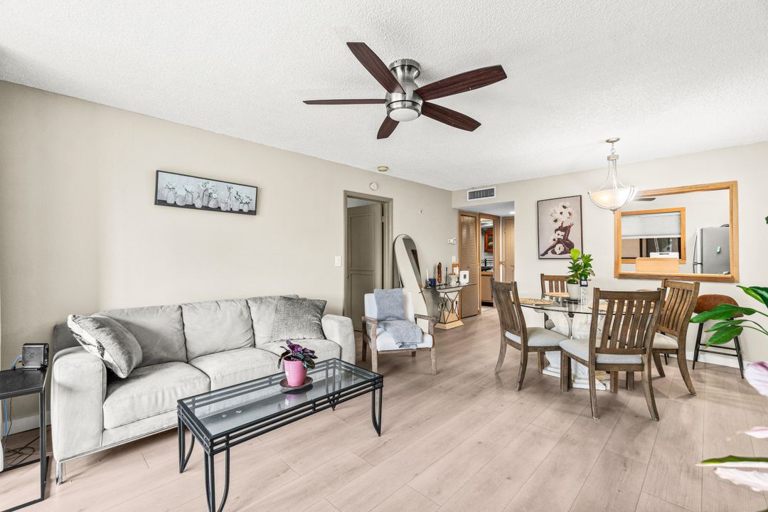 待售: $169,000 (1 贝兹, 1 浴室, 680 平方英尺)