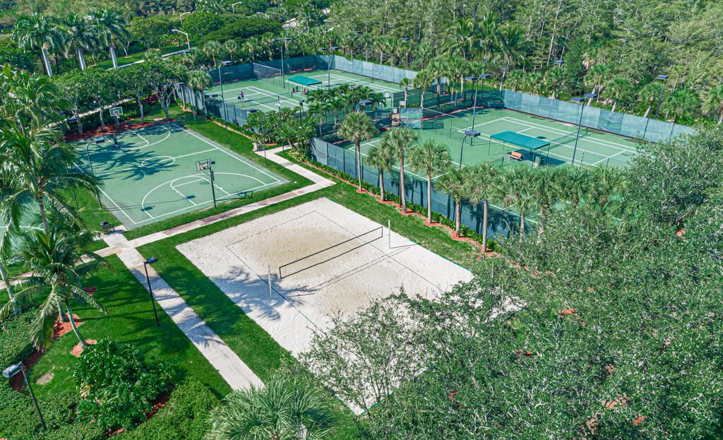 For Sale: $995,000 (3 beds, 3 baths, 3158 Square Feet)