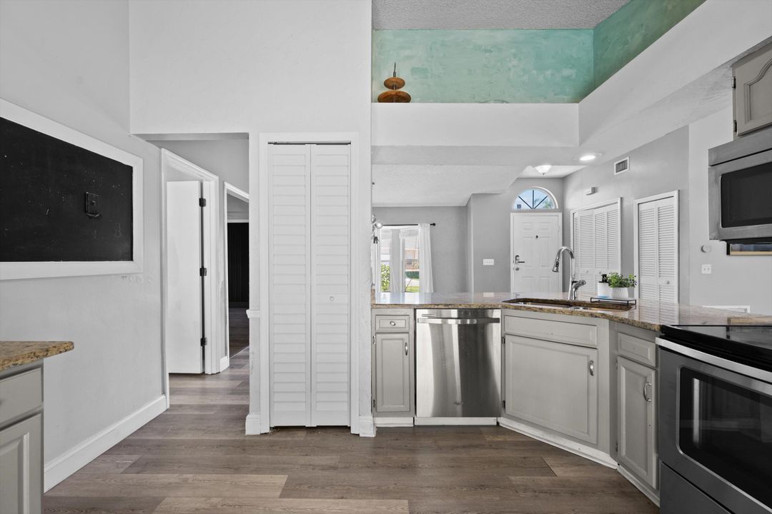 待售: $440,000 (3 贝兹, 2 浴室, 1684 平方英尺)