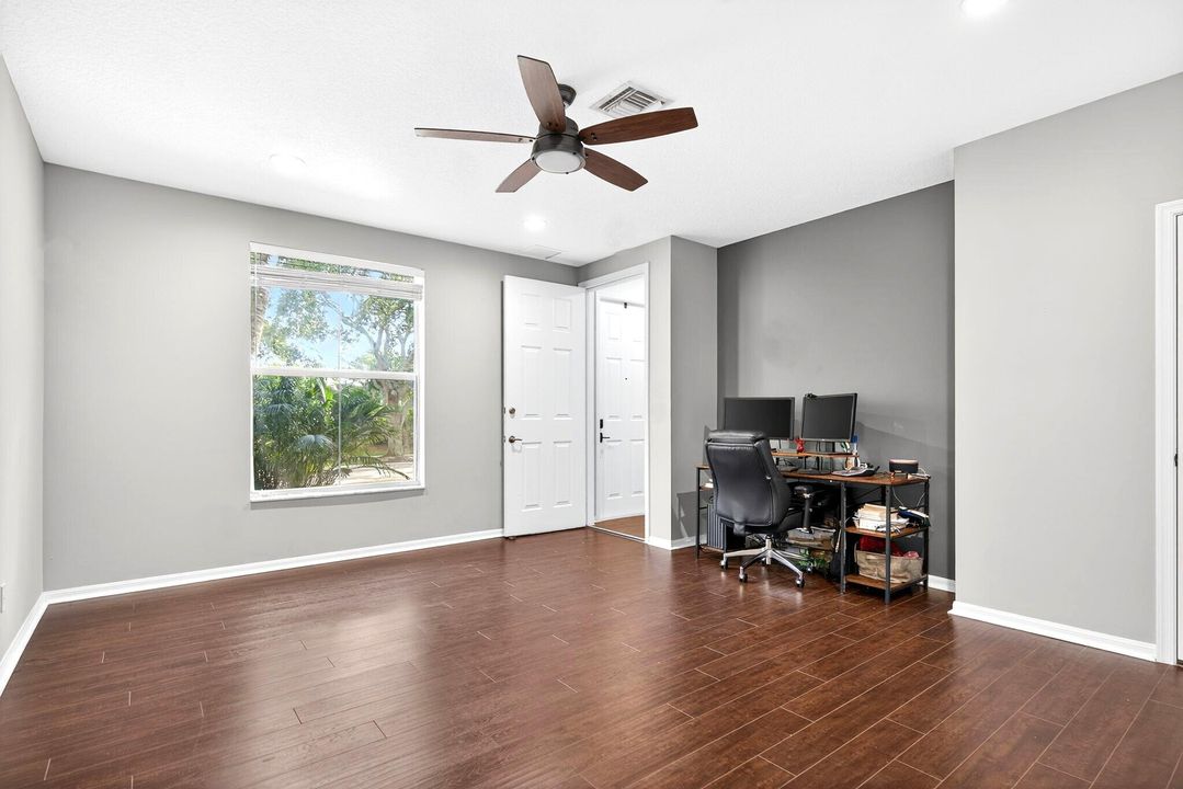 For Sale: $549,000 (4 beds, 2 baths, 1938 Square Feet)