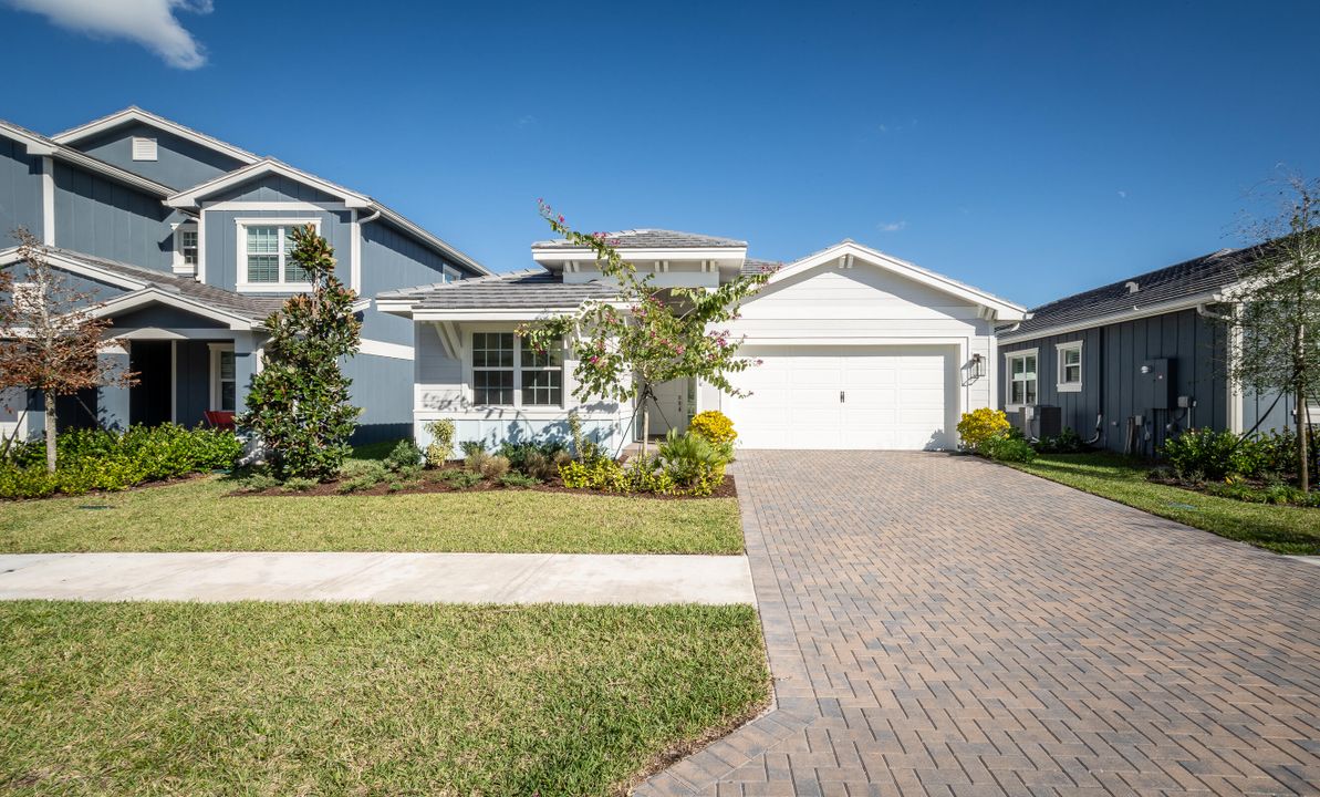 For Rent: $3,950 (4 beds, 3 baths, 2300 Square Feet)