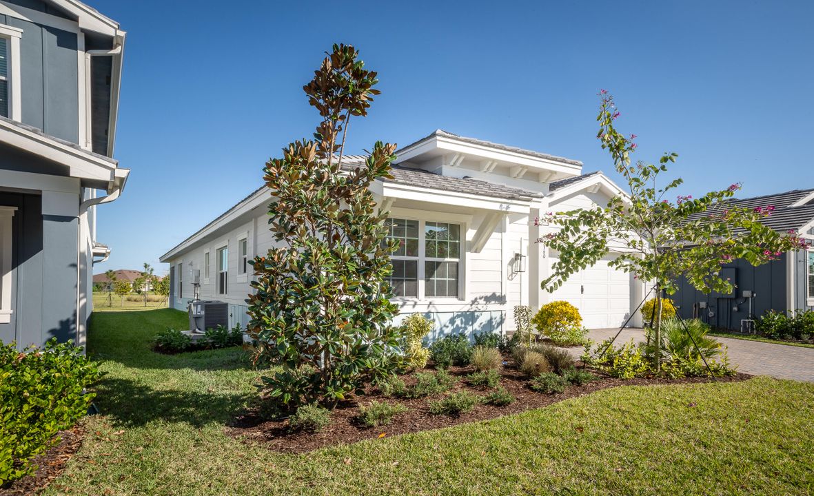 For Rent: $3,950 (4 beds, 3 baths, 2300 Square Feet)