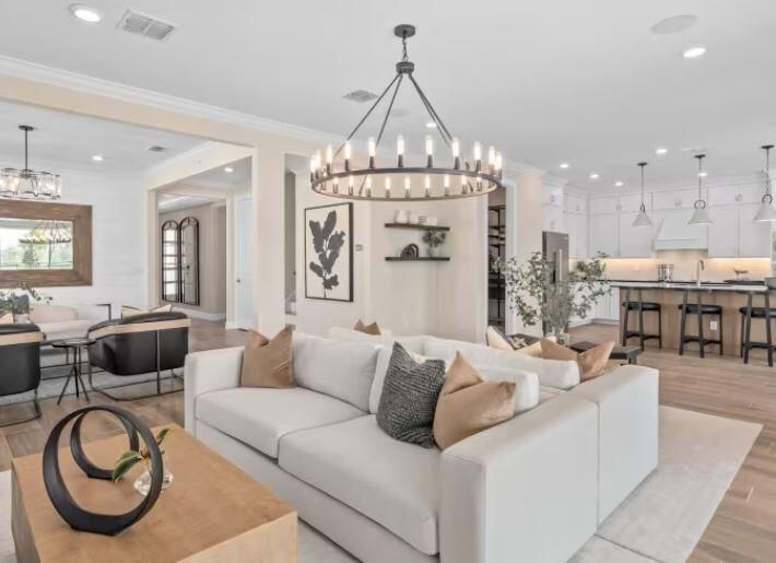 Active With Contract: $1,342,813 (5 beds, 4 baths, 3810 Square Feet)