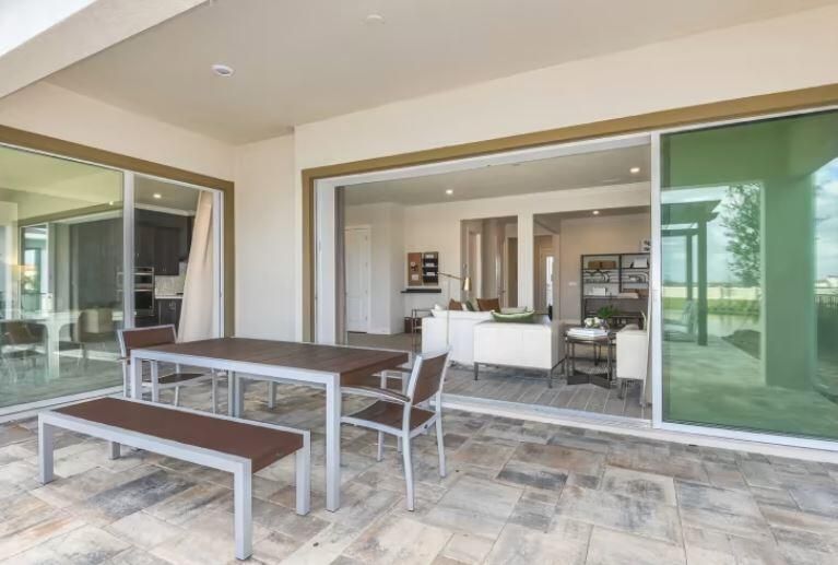 Active With Contract: $1,342,813 (5 beds, 4 baths, 3810 Square Feet)