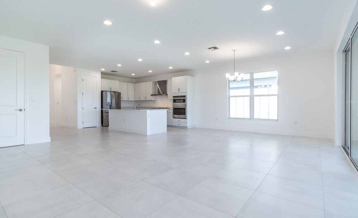 For Rent: $3,950 (4 beds, 3 baths, 2300 Square Feet)