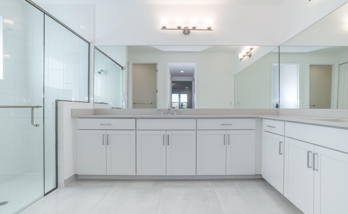 For Rent: $3,950 (4 beds, 3 baths, 2300 Square Feet)