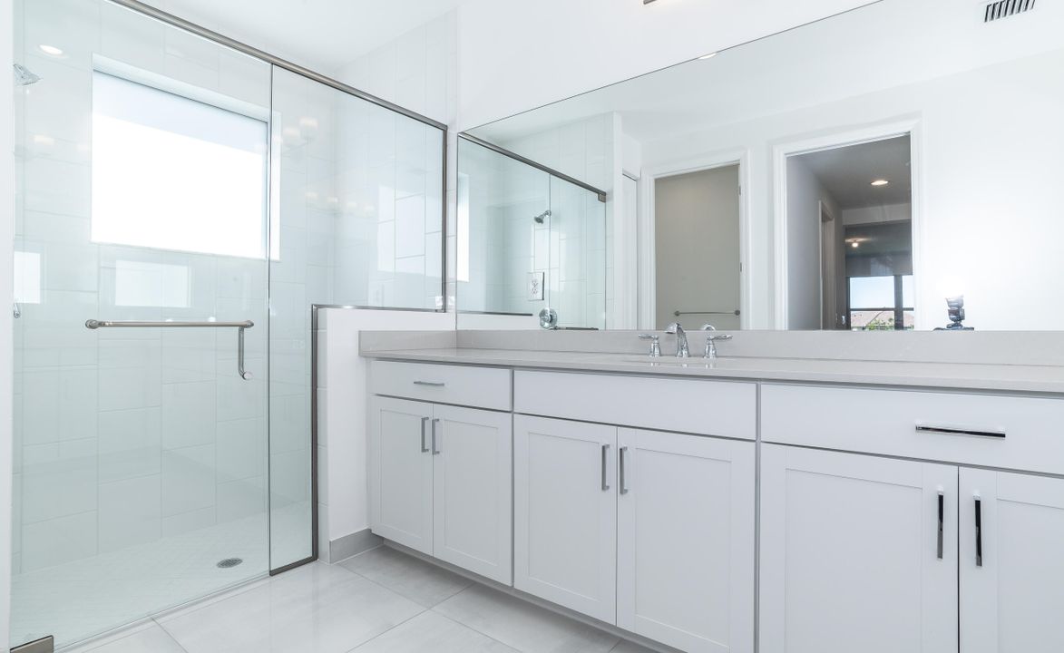 For Rent: $3,950 (4 beds, 3 baths, 2300 Square Feet)