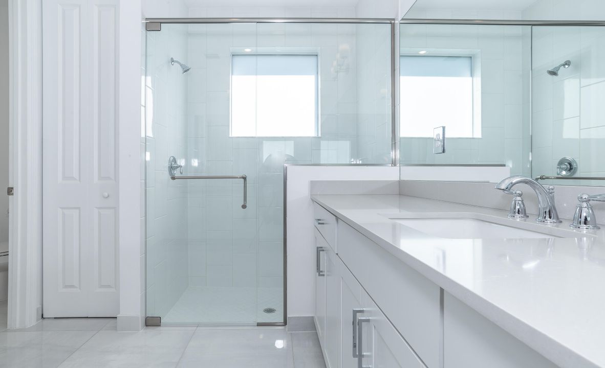 For Rent: $3,950 (4 beds, 3 baths, 2300 Square Feet)