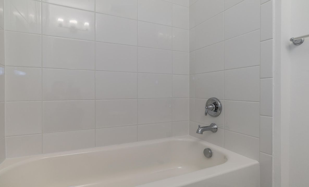 For Rent: $3,950 (4 beds, 3 baths, 2300 Square Feet)