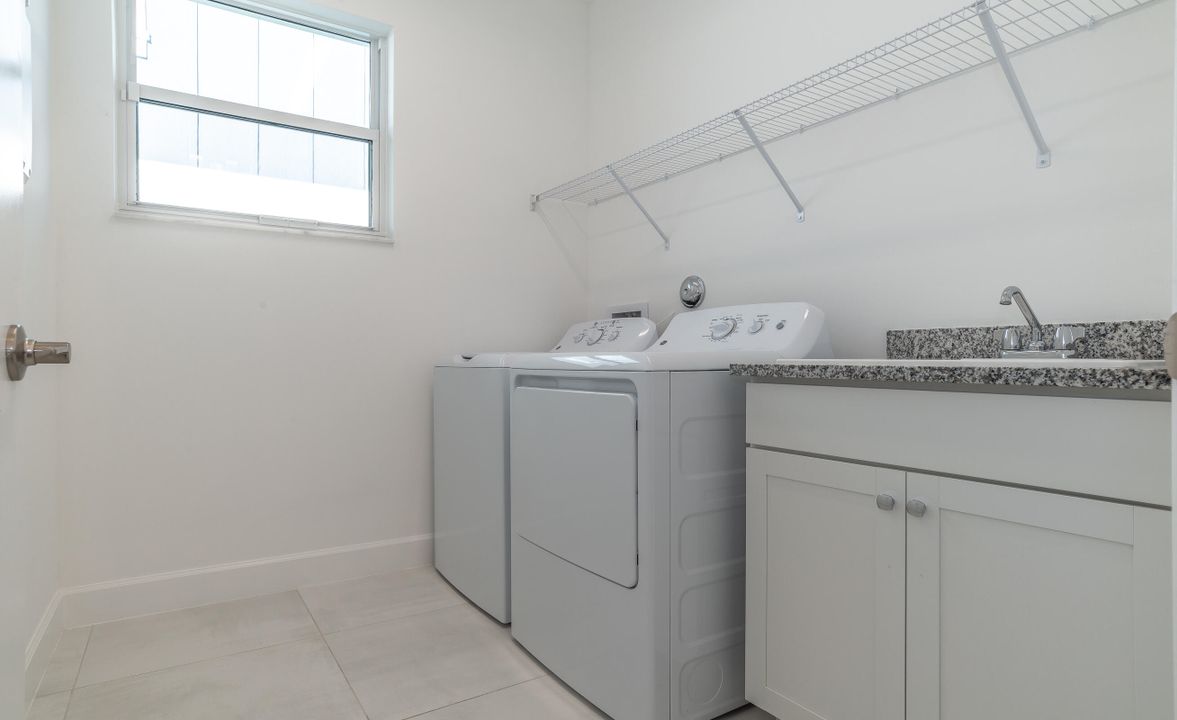 For Rent: $3,950 (4 beds, 3 baths, 2300 Square Feet)