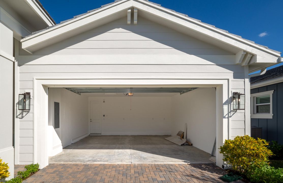 For Rent: $3,950 (4 beds, 3 baths, 2300 Square Feet)