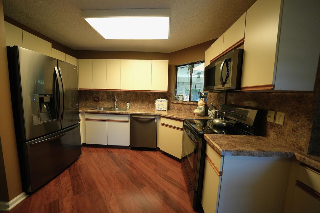 For Sale: $249,500 (3 beds, 2 baths, 1600 Square Feet)