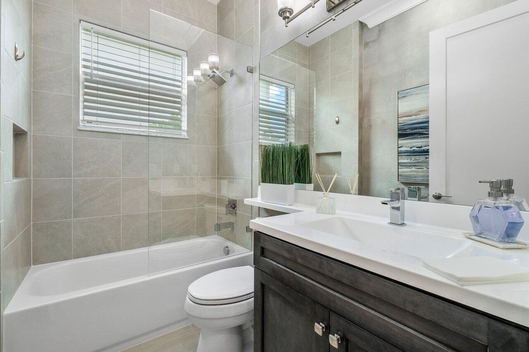 出租: $7,995 (3 贝兹, 3 浴室, 2157 平方英尺)