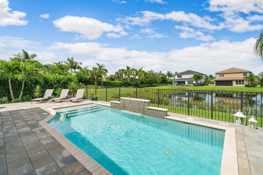 出租: $7,995 (3 贝兹, 3 浴室, 2157 平方英尺)