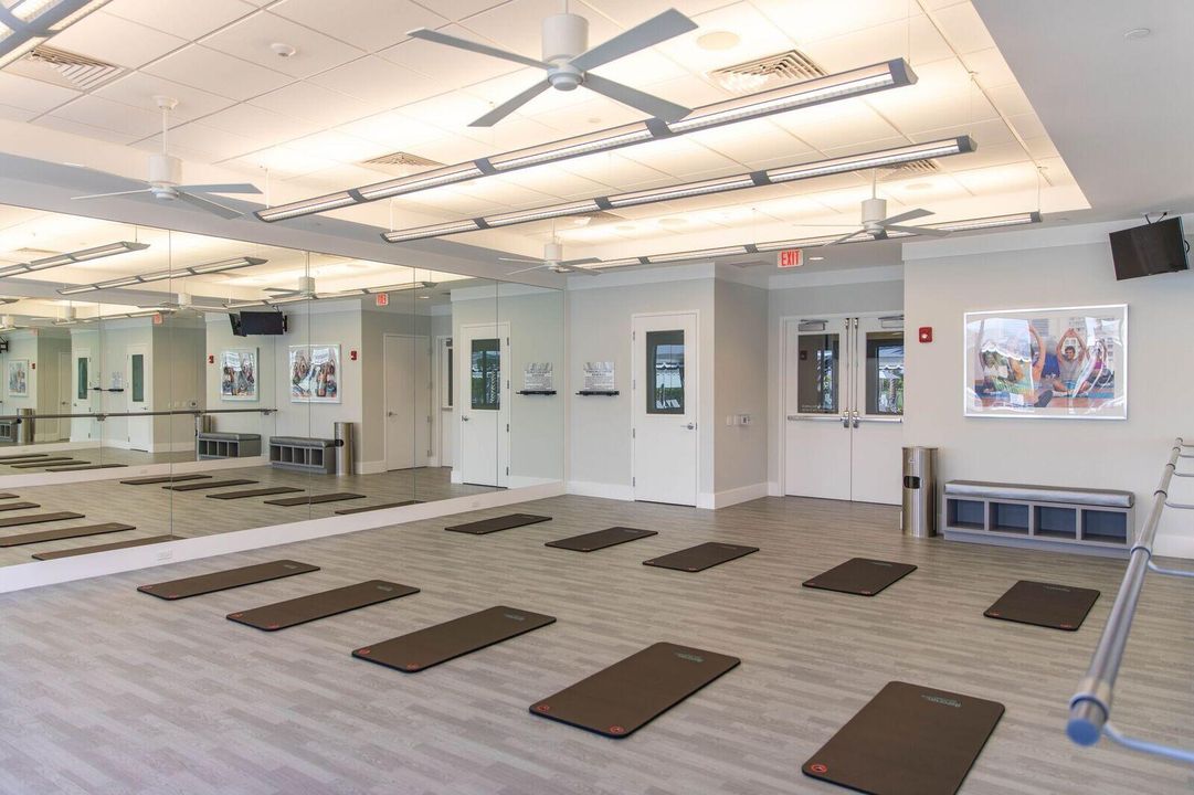 出租: $7,995 (3 贝兹, 3 浴室, 2157 平方英尺)