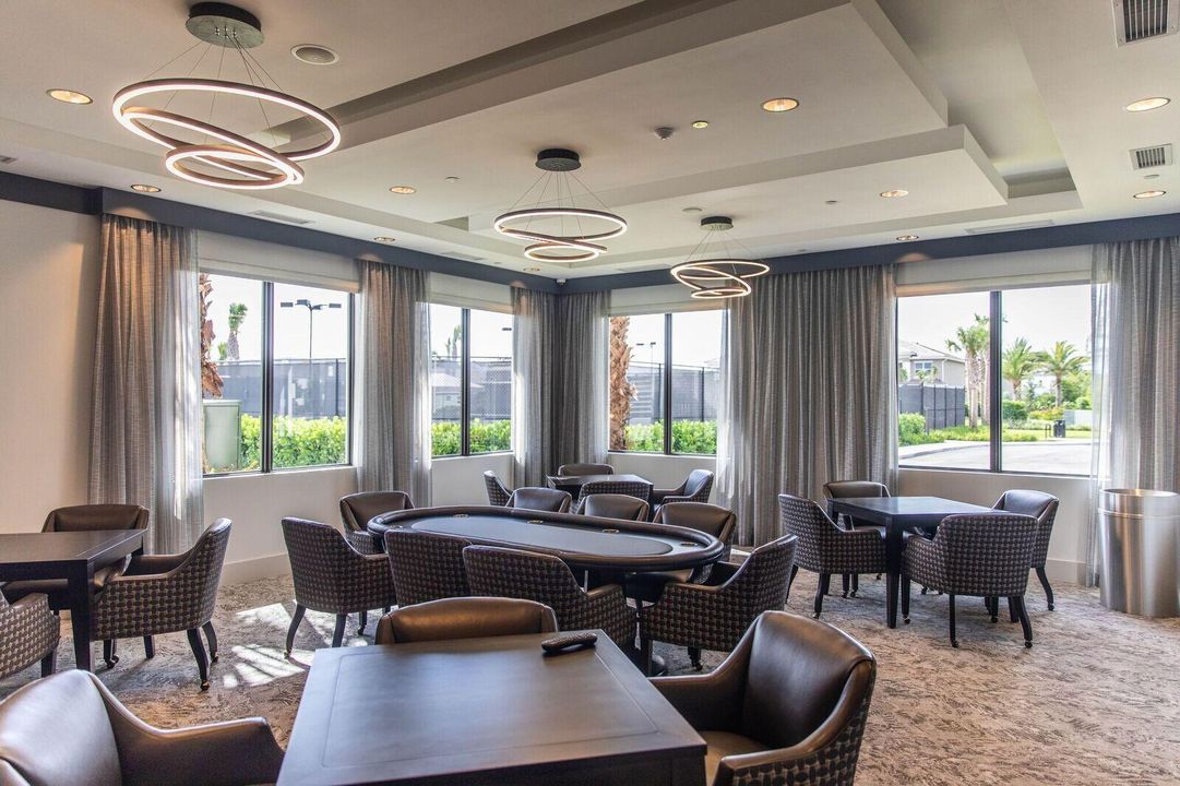 出租: $7,995 (3 贝兹, 3 浴室, 2157 平方英尺)