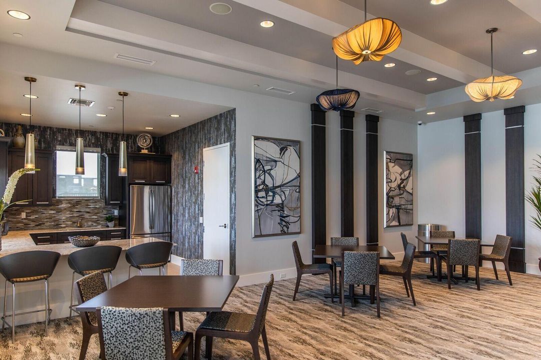 出租: $7,995 (3 贝兹, 3 浴室, 2157 平方英尺)