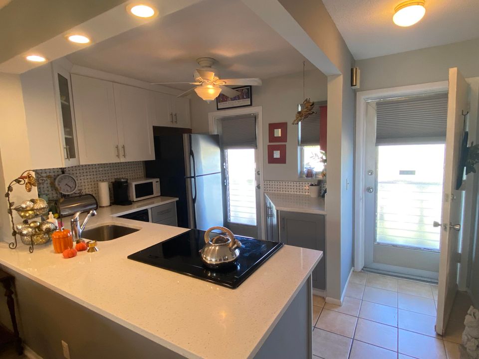 Recently Sold: $124,900 (2 beds, 2 baths, 870 Square Feet)