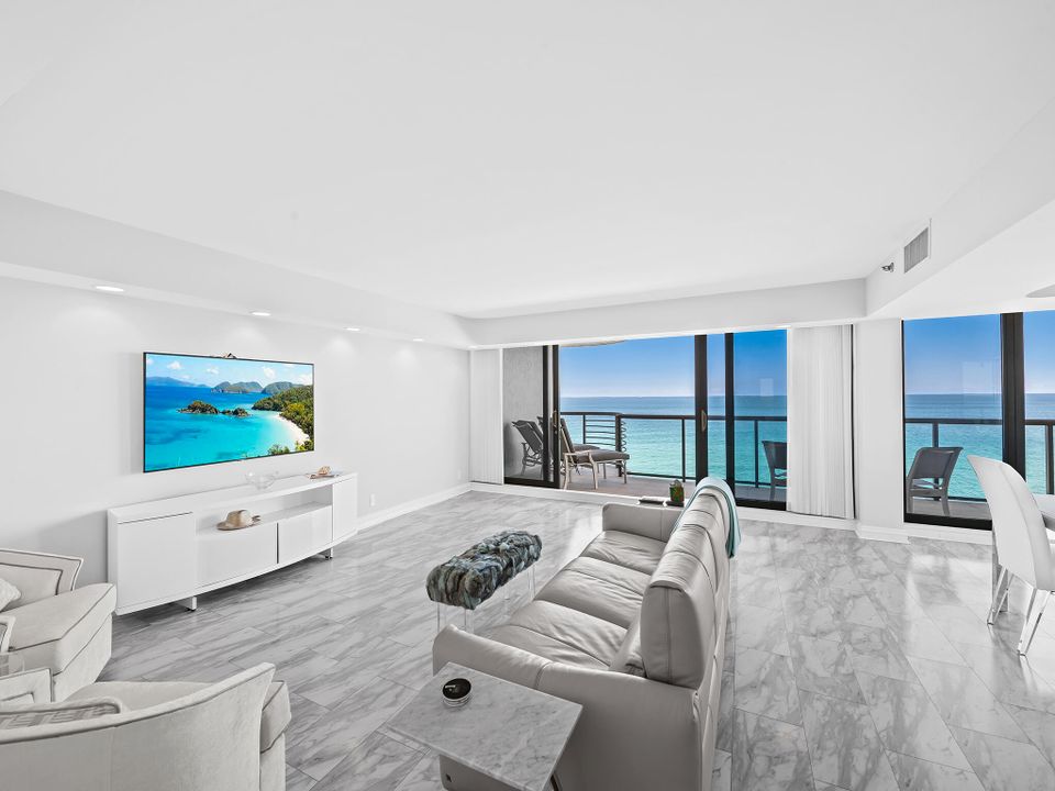 Под контрактом: $2,550,000 (2 спален, 2 ванн, 2050 Квадратных фут)