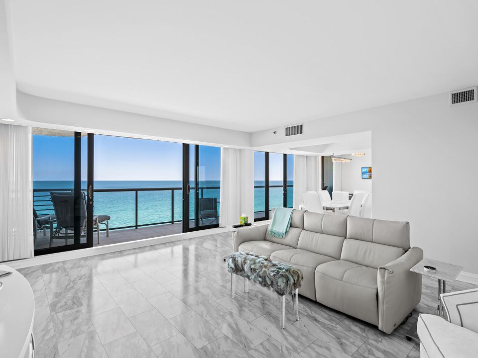 Под контрактом: $2,550,000 (2 спален, 2 ванн, 2050 Квадратных фут)