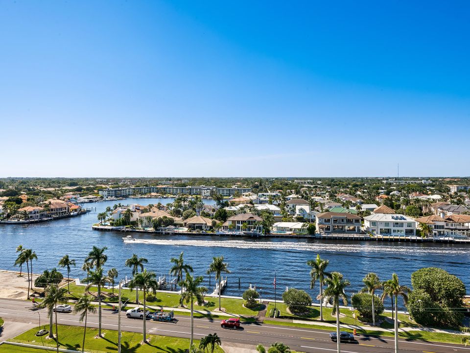 Под контрактом: $2,550,000 (2 спален, 2 ванн, 2050 Квадратных фут)