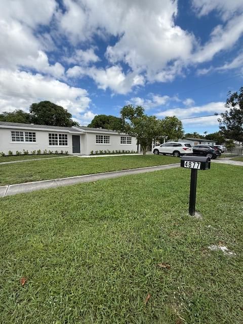 Recently Rented: $2,700 (3 beds, 2 baths, 1797 Square Feet)