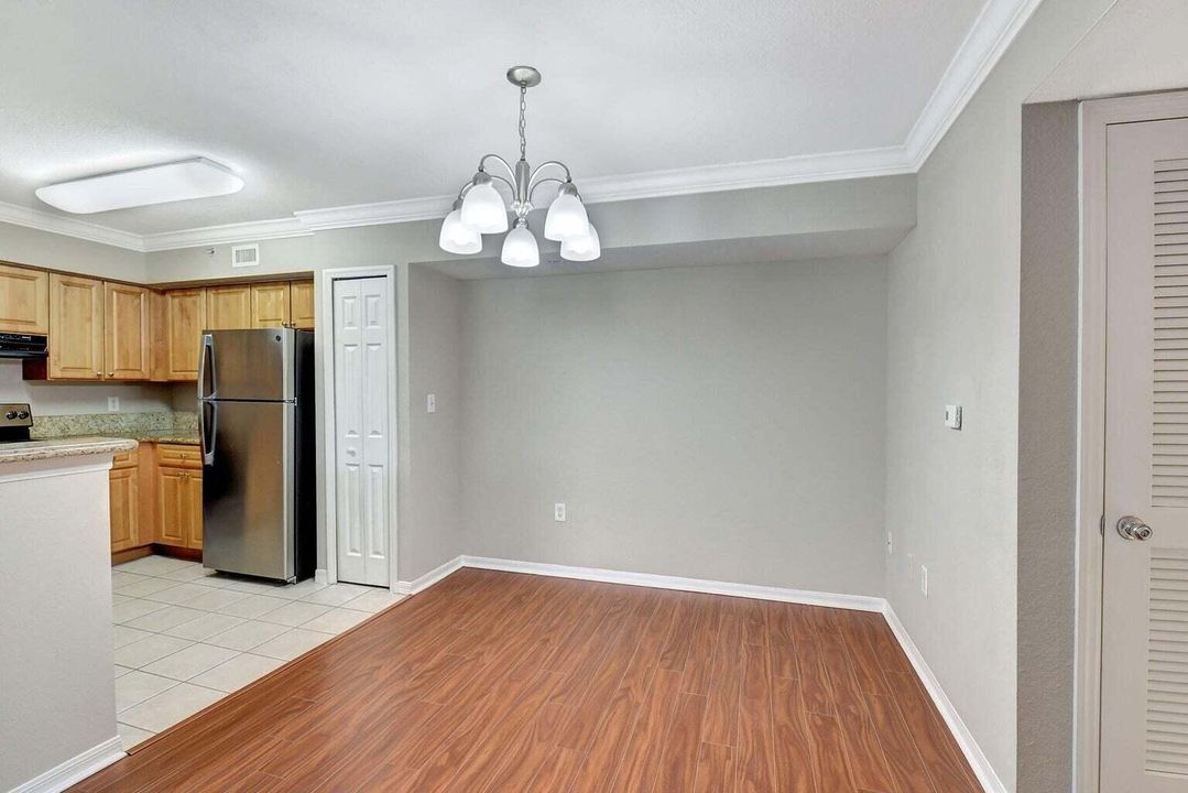 Active With Contract: $2,650 (3 beds, 2 baths, 1238 Square Feet)