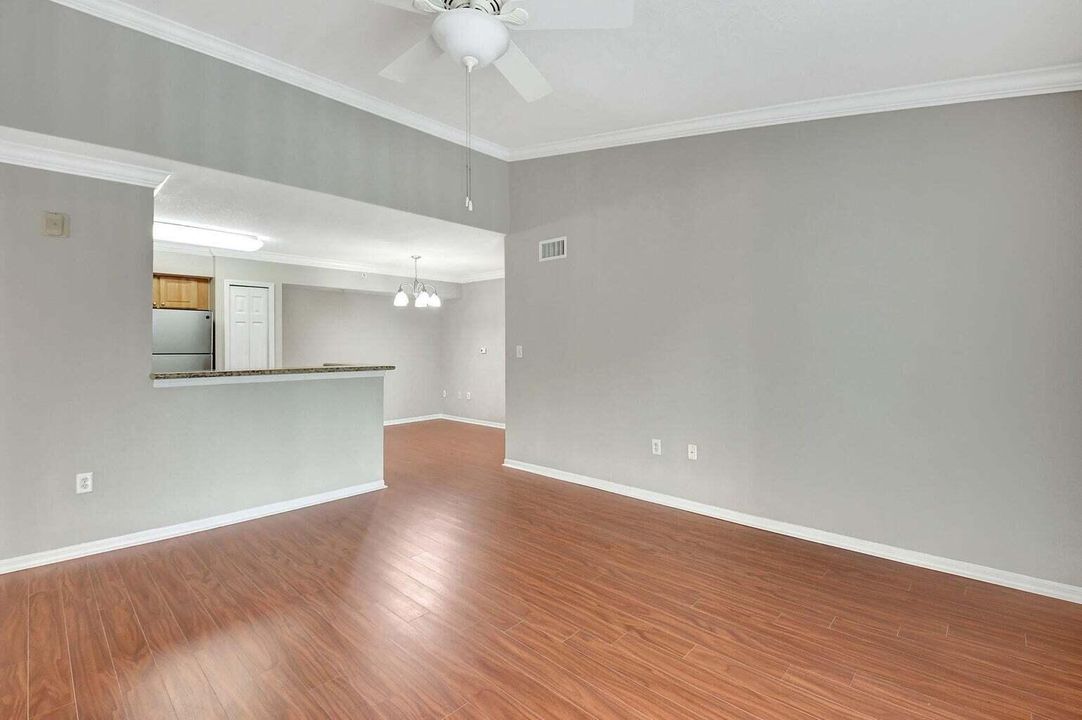 Active With Contract: $2,650 (3 beds, 2 baths, 1238 Square Feet)