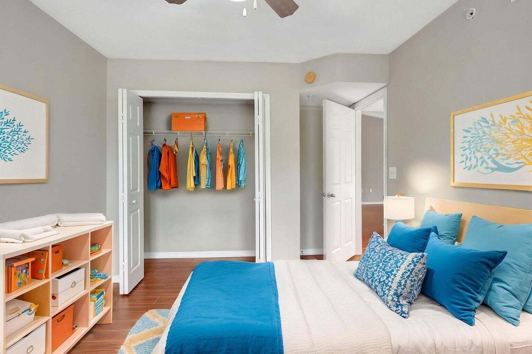 Active With Contract: $2,650 (3 beds, 2 baths, 1238 Square Feet)