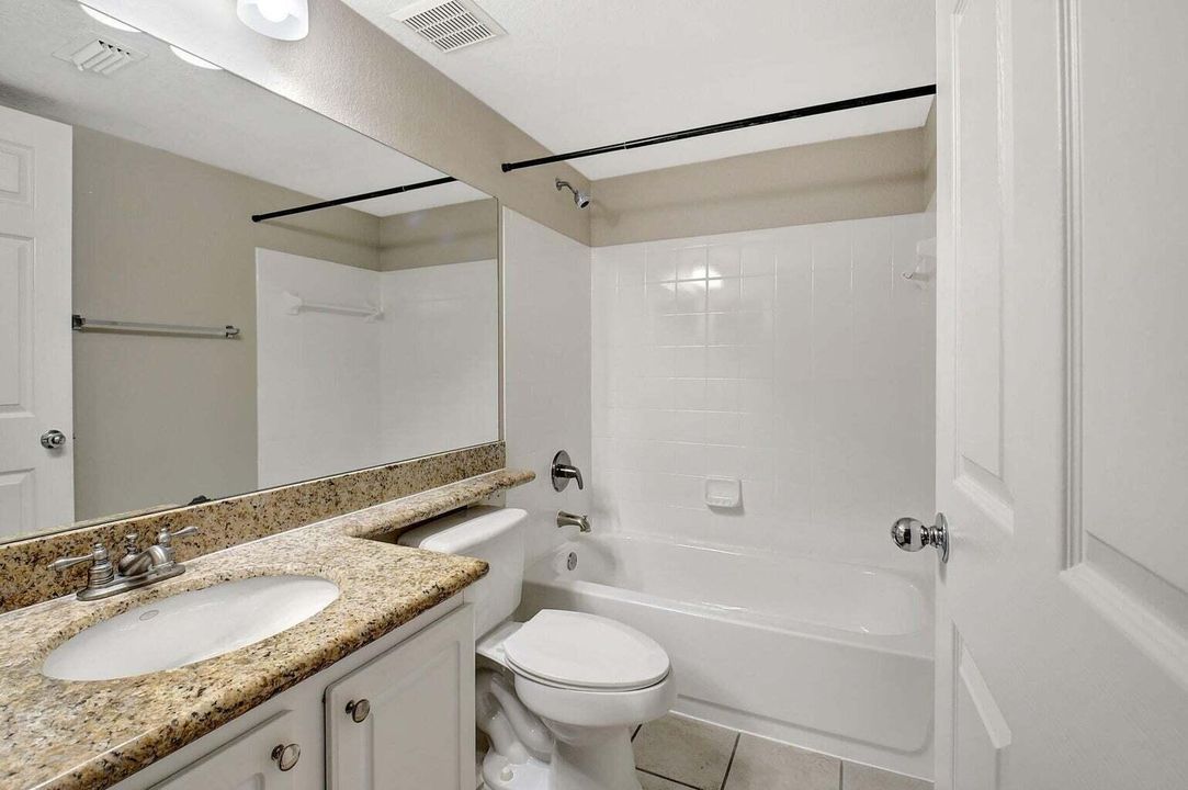 Active With Contract: $2,650 (3 beds, 2 baths, 1238 Square Feet)