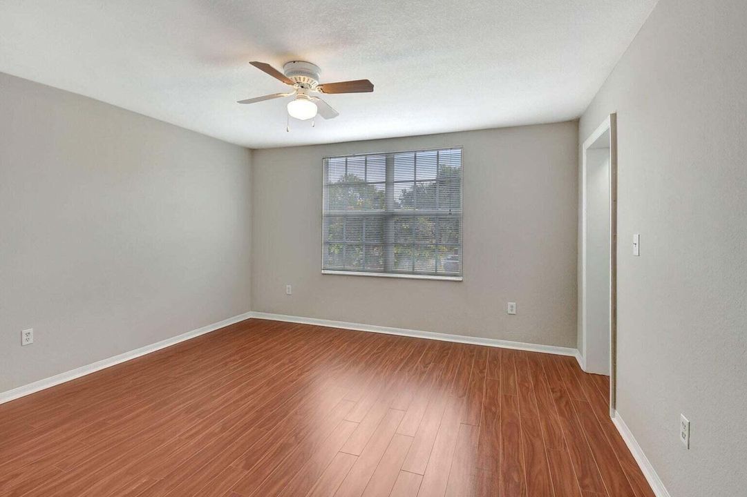 Active With Contract: $2,650 (3 beds, 2 baths, 1238 Square Feet)