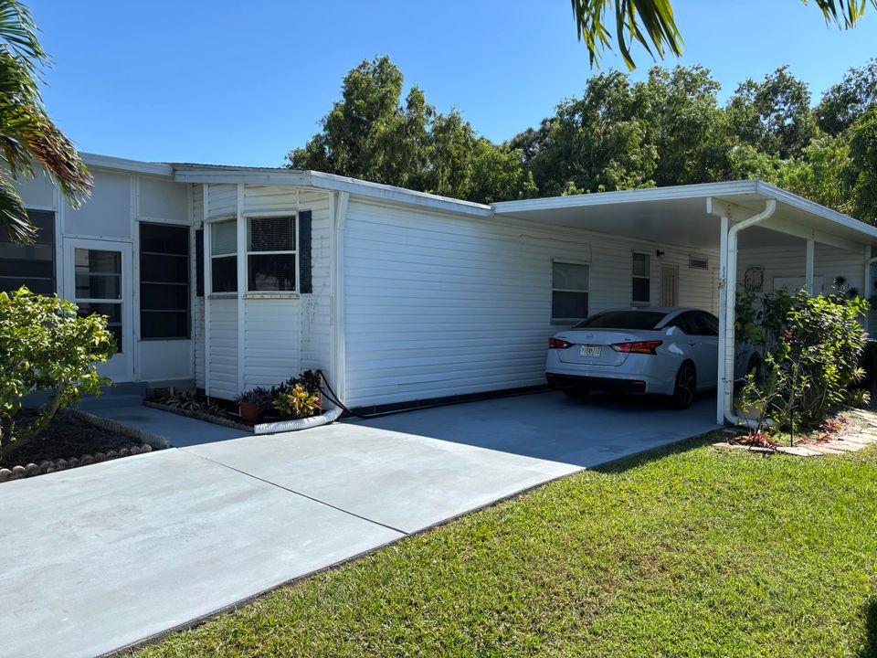 For Sale: $159,000 (2 beds, 2 baths, 1280 Square Feet)