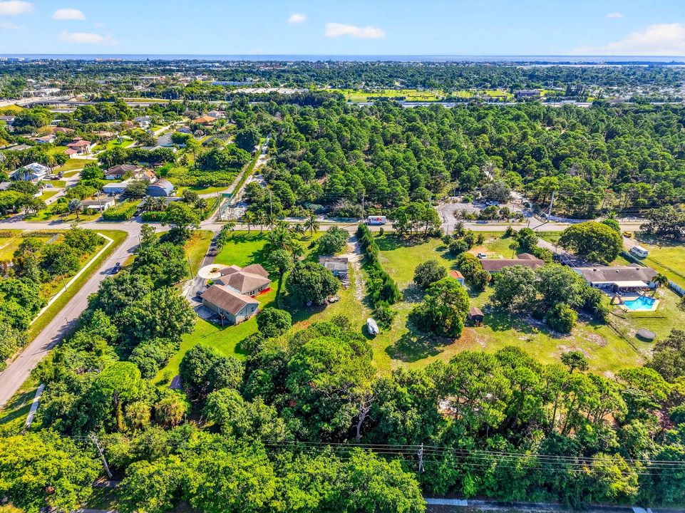 Active With Contract: $550,000 (1 beds, 1 baths, 408 Square Feet)