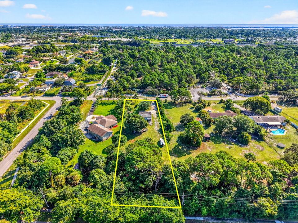 Active With Contract: $550,000 (1 beds, 1 baths, 408 Square Feet)