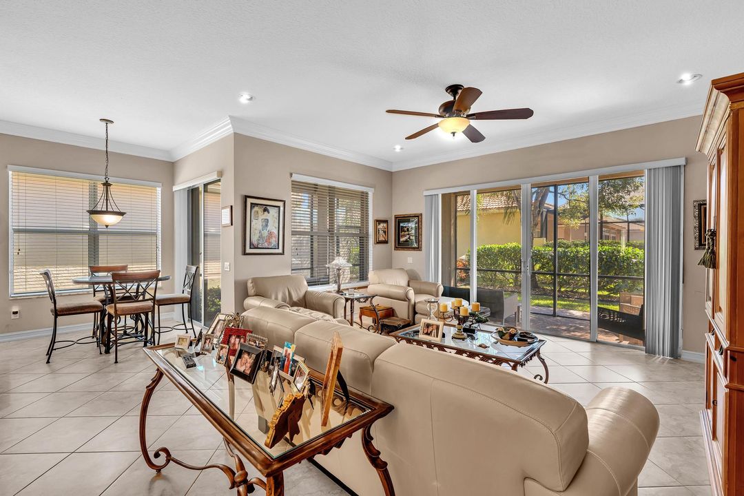 На продажу: $695,000 (3 спален, 2 ванн, 2210 Квадратных фут)